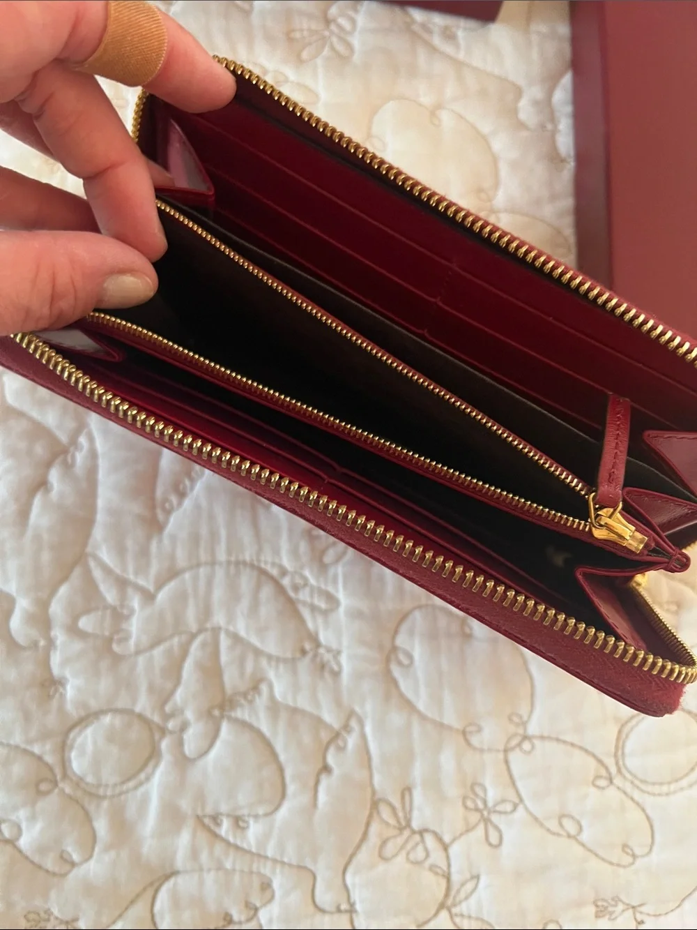Gucci Red Leather Zip-Around Wallet with Gold Horsebit Accent - Picture 4 of 7